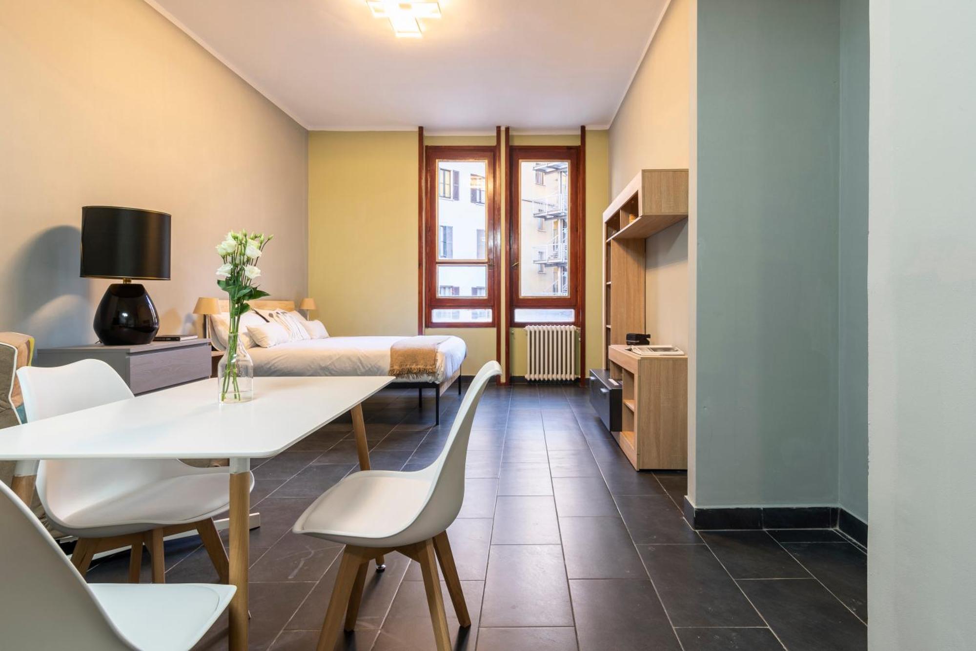 Centrale Flexyrent - Steps From Train Station Milano Ngoại thất bức ảnh